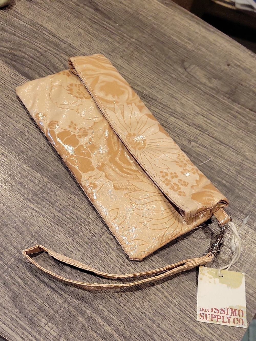 Wristlet W Wrist Handle..NWT,Brand New,lightweight/ Beautiful!